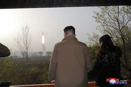 Северная Корея успешно провела испытания новейшей межконтинентальной ракеты