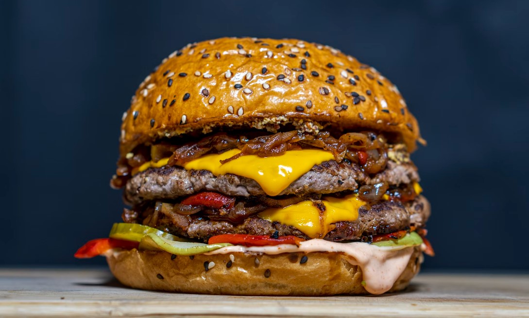 ФНС повысил налог на гамбургеры и чизбургеры