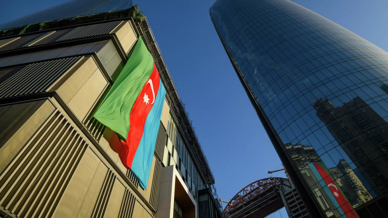 Азербайджан осудил позицию Евросоюза и Франции в отношении Армении