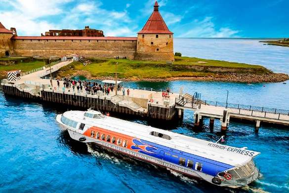 Теплоходы перевезли в 2023 году из Петербурга в Крепость Орешек свыше 6500 пассажиров