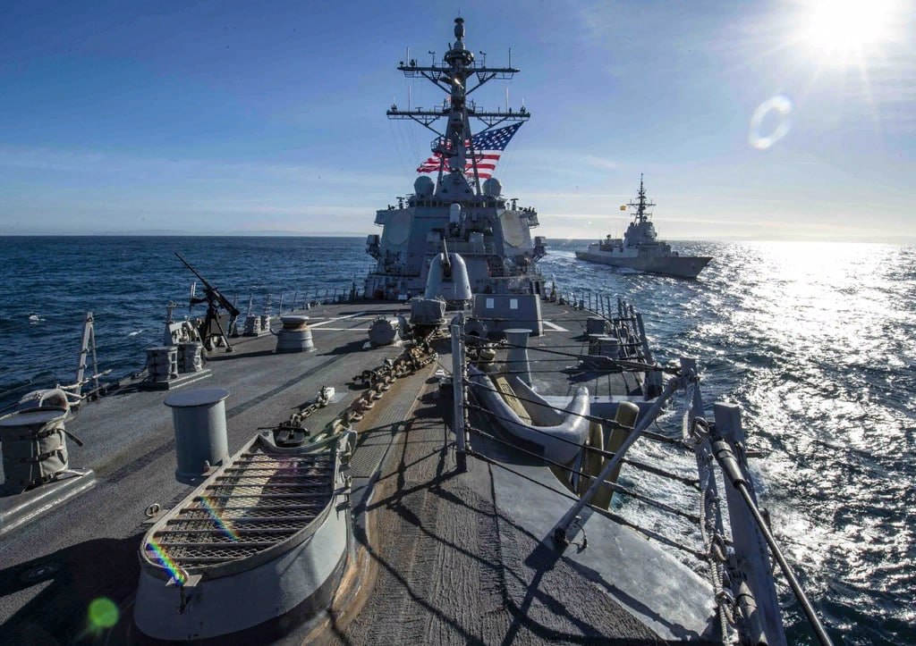 Американский эсминец перехватил цели в Красном море. Удар ракет из Йемена