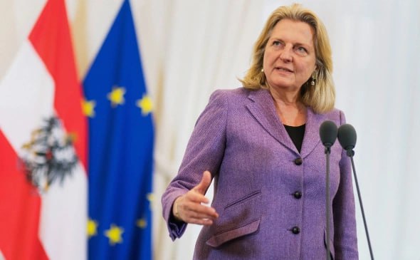 Экс-глава МИД Австрии указала на ослабление Евросоюза из-за возможного вступления в ЕС