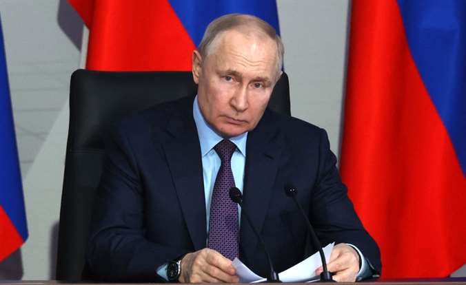 Путин установил правила проживания для жителей новых регионов без российского гражданства