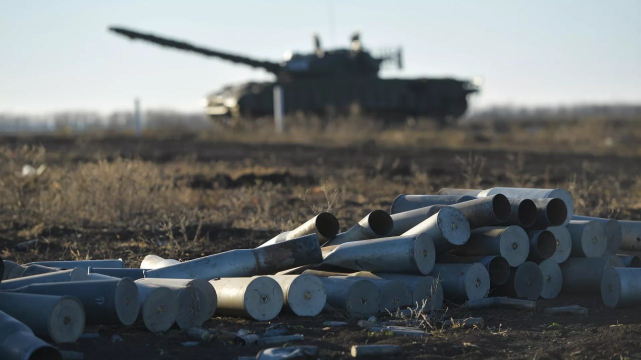 Зеленский указал на нехватку боеприпасов у Киева из-за конфликта в секторе Газа
