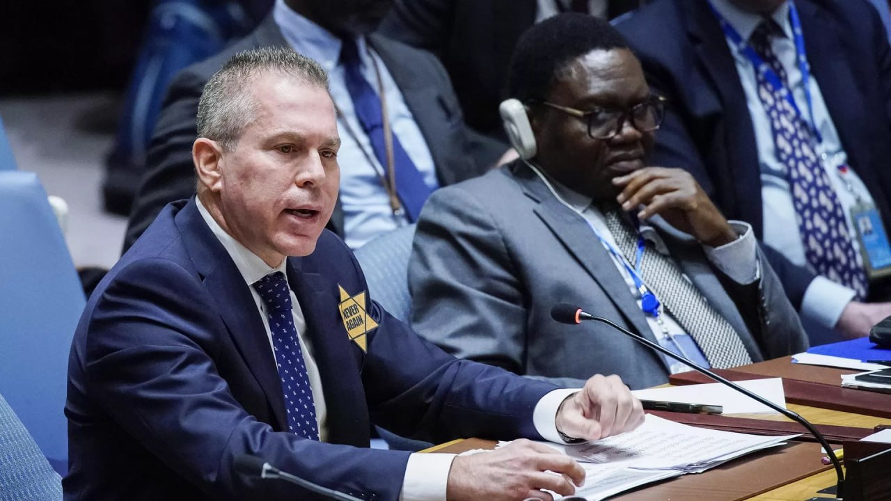 Представитель Израиля в ООН нацепил желтую звезду на заседании Совбеза