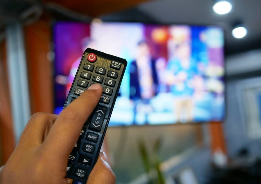 В России падает популярность телевидения. Данные ВЦИОМ