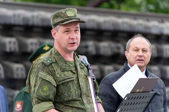 Военный комиссар Новосибирской области Евгений Кудрявцев ответил на вопросы о денежном содержании контрактников
