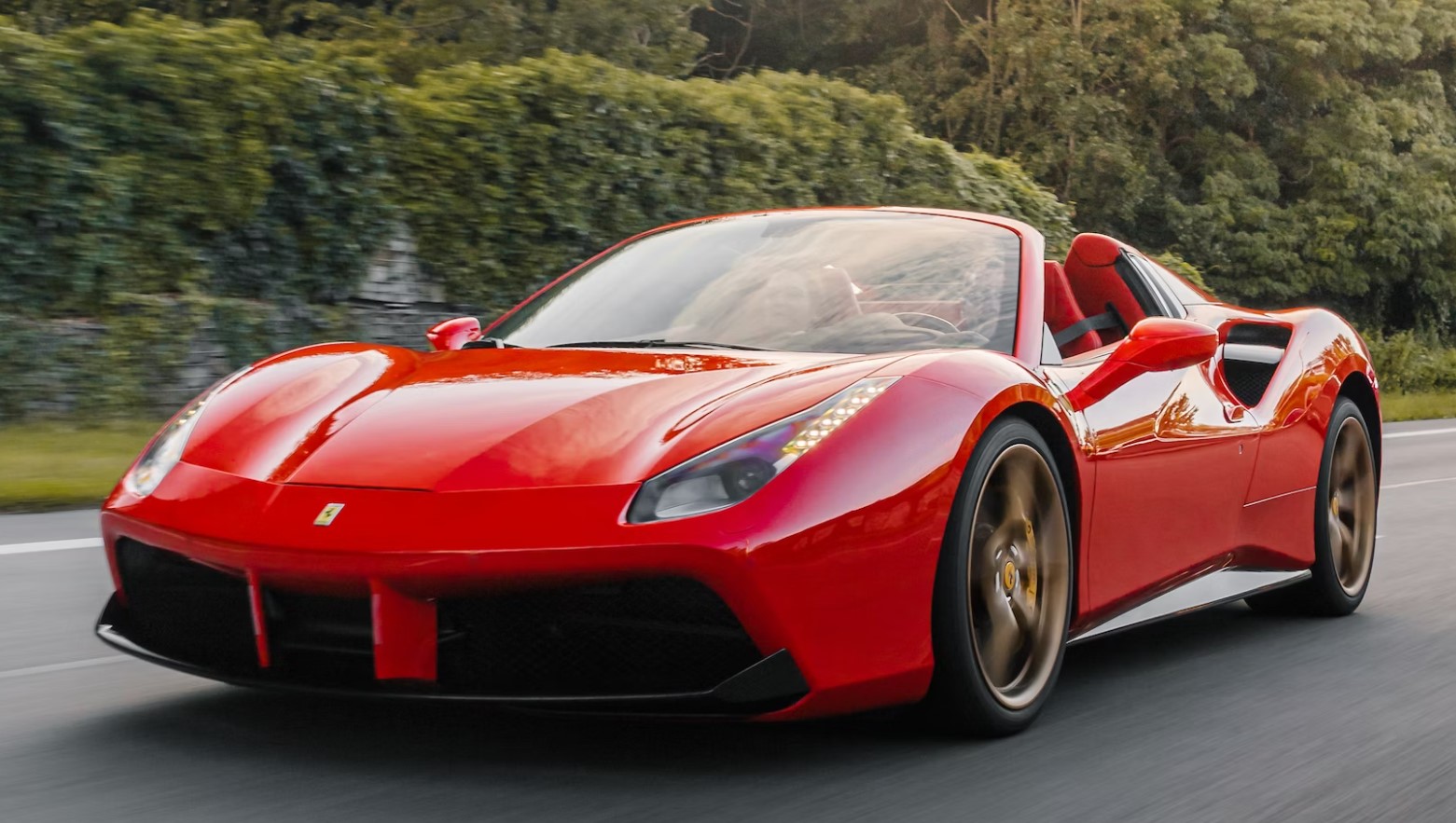 Ferrari принимает криптовалюту за свои спорткары