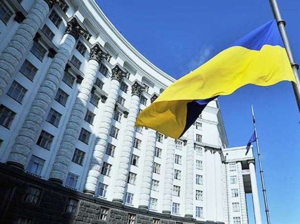 Кабмин Украины запретил символы “Z” и “V” на транспортных номерах
